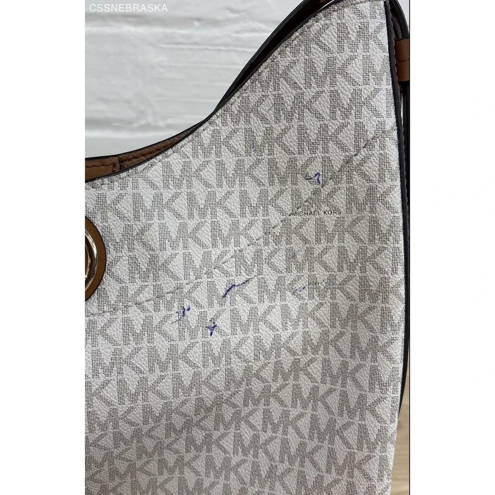 Michael Kors Vanilla/Acorn Bowery Hobo Large‎ Shoulder Bag - Size M